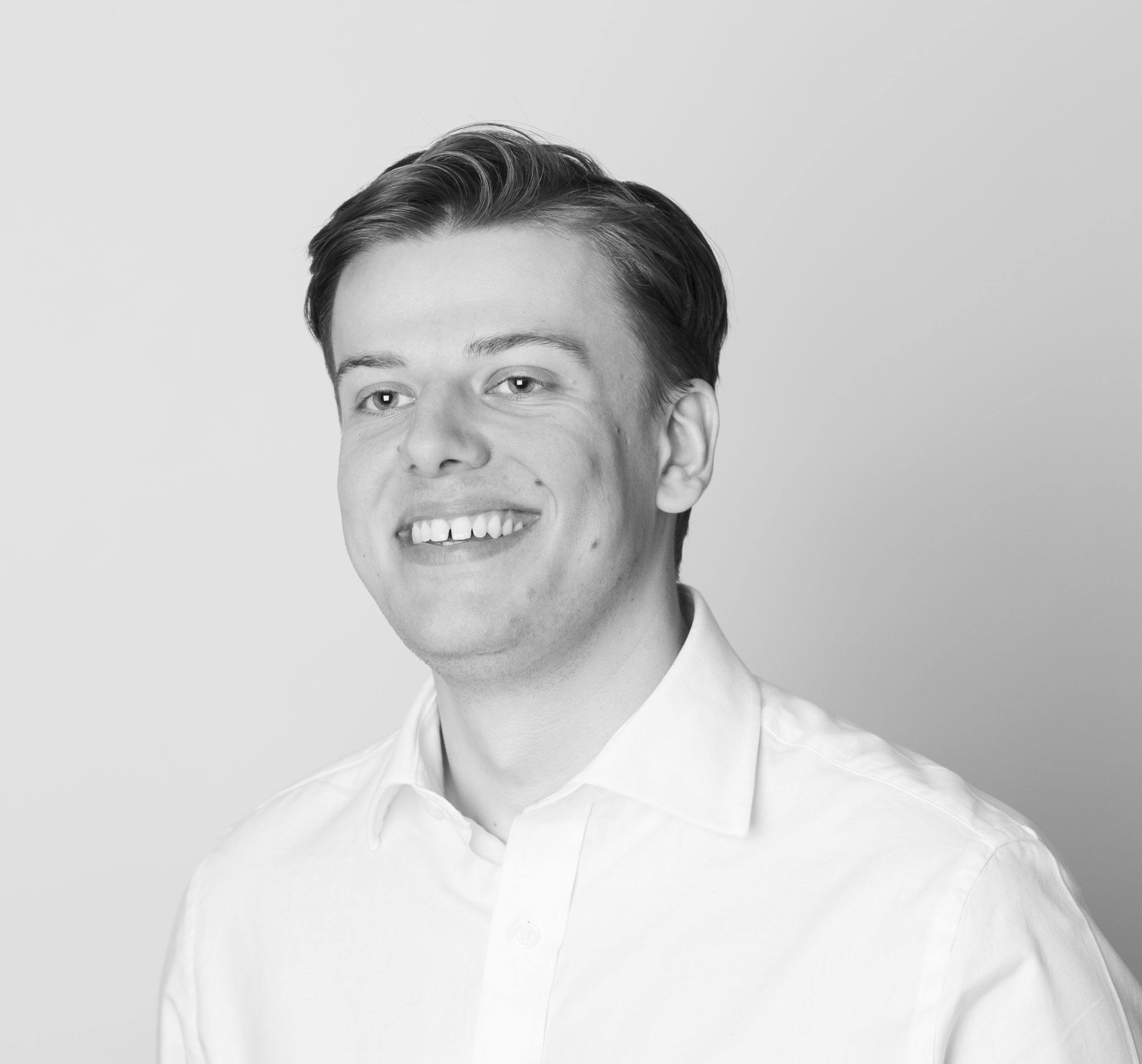 https://strabenshall.co.uk/wp-content/uploads/2022/07/James-1721-copy-scaled.jpg